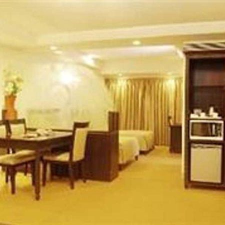 פונה Hotel Mandakini Ambience מראה חיצוני תמונה